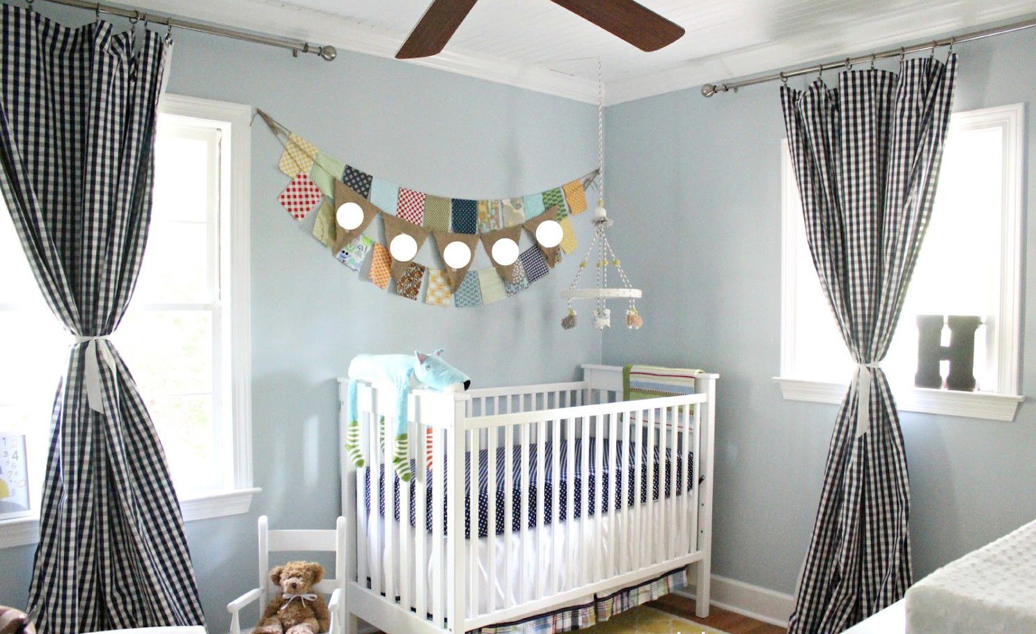 шторы в детской комнате малыша
