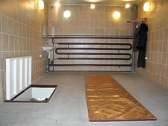 отделка гаража керамической плиткой стена из керамической плитки легко моется